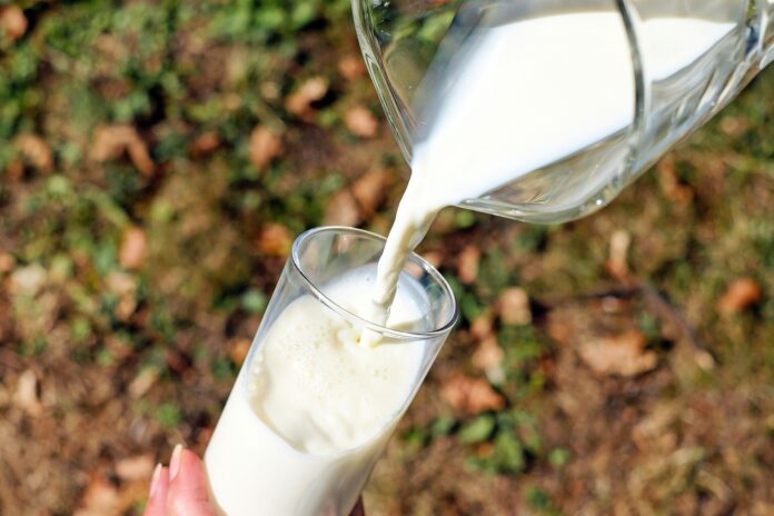 Why-a-daily-glass-of-milk-really-could-reduce-bowel.jpg